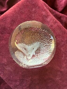 Signed Numbered MATS JONASSON Hedgehog Crystal Paperweight Swedish Art Glas